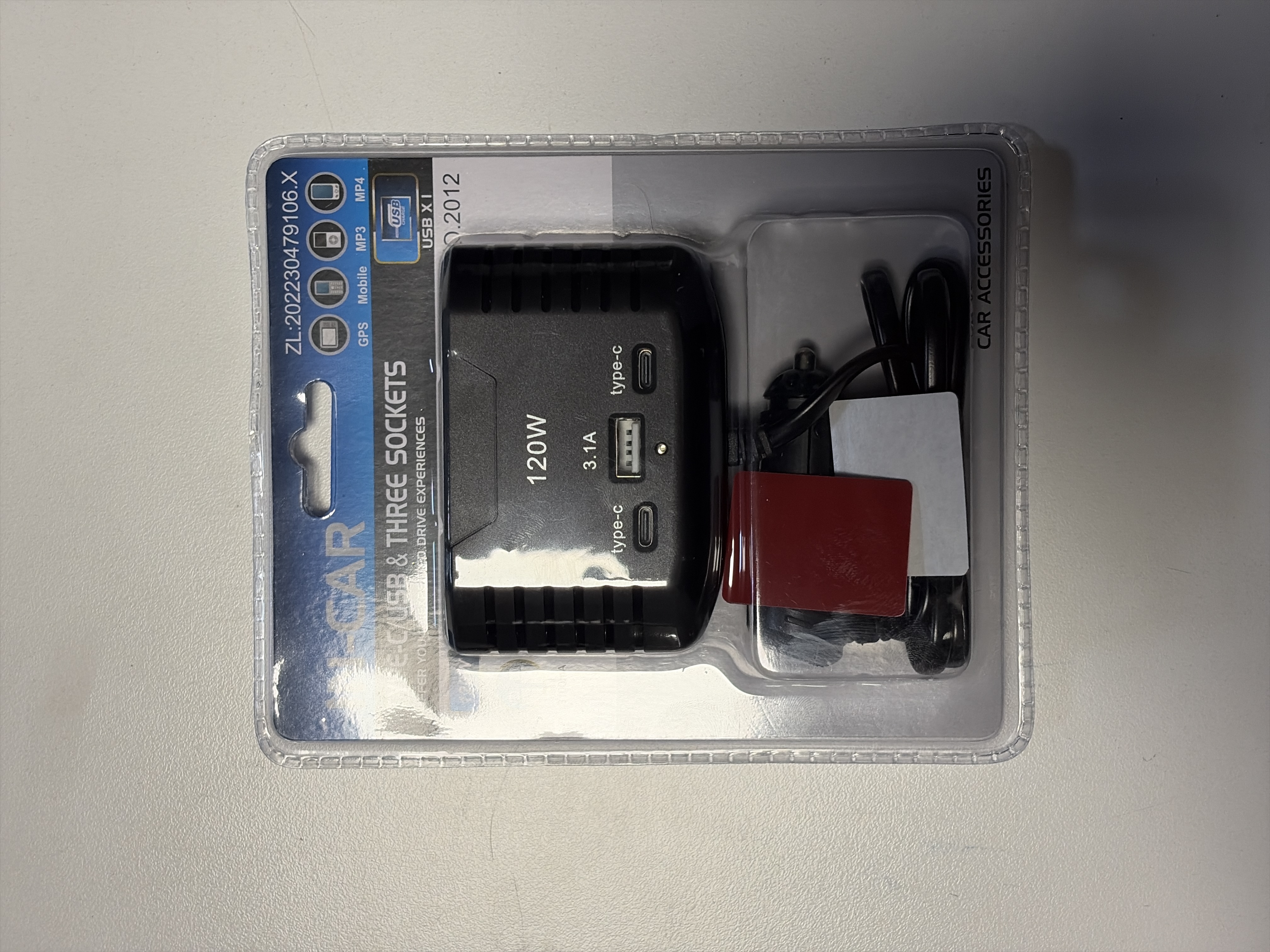 Yk Desi̇ng 3lü Çakmak Çoğaltıcı Usb Gi̇ri̇şli̇ 12/24 Volt - Çakmaklık Çoğaltıcı